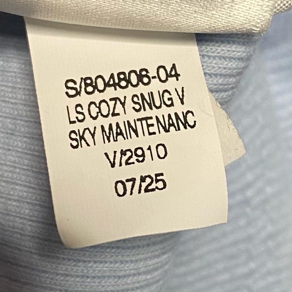 🆕 Old Navy Women's Cozy Snug Long-Sleeve V-Neck T-Shirt XL 16-18 - Picture 14 of 16